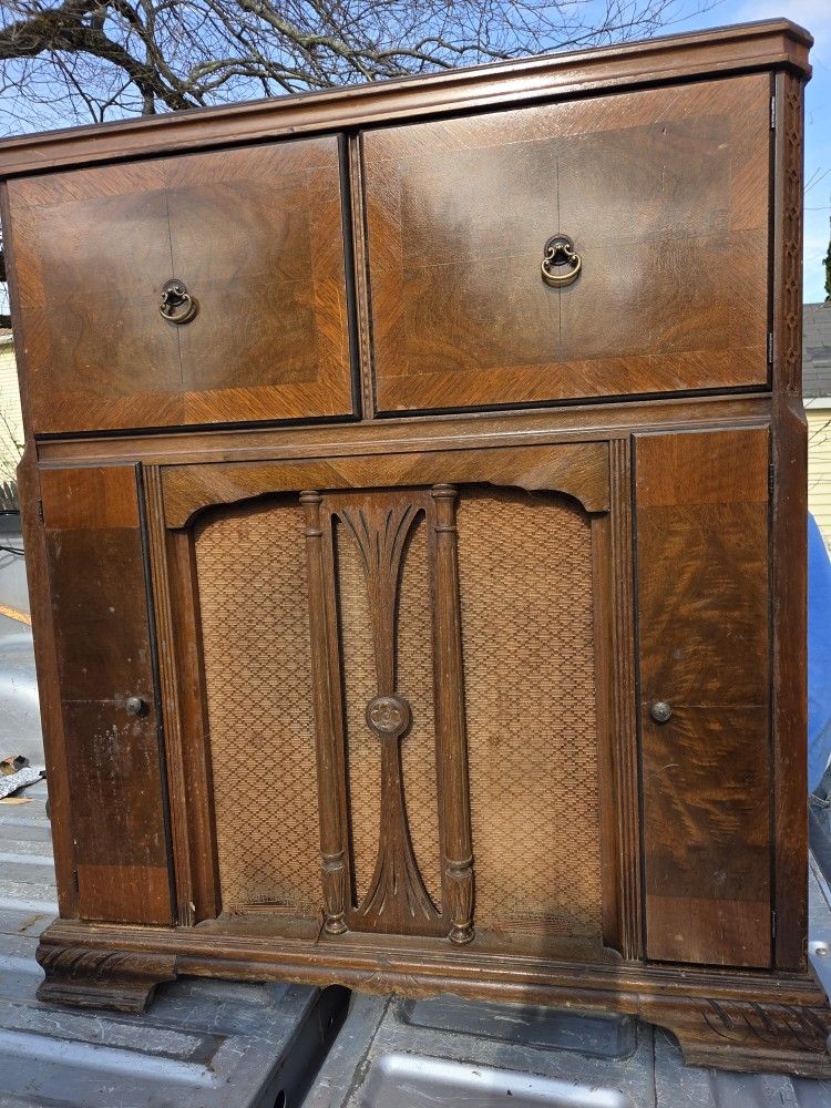 1940s Zenith Wave Magnet Radio/Phono