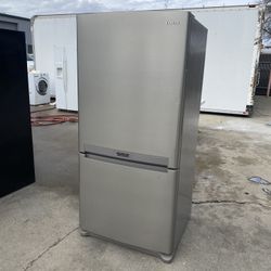 Soft stainless Samsung Bottom Freezer with Icemaker can deliver
