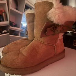 Uggs Size 7 Women 