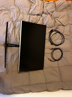 Samsung UH850 4k 31.5 inch monitor ( includes power cable, and HDMI cord)