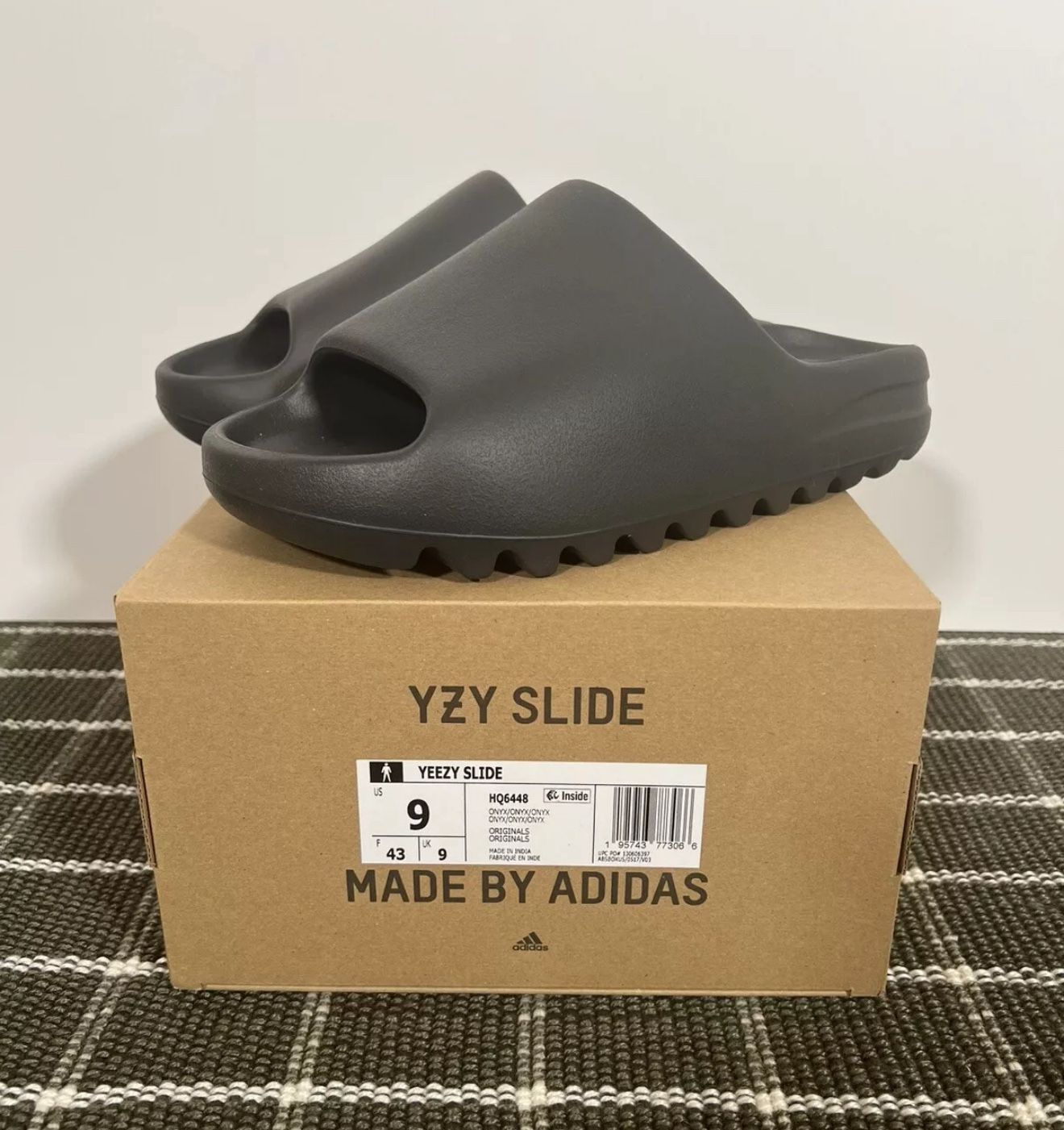 Yeezy Slide Onyx Multiple Sizes