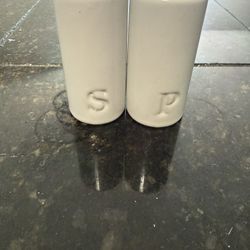 Salt and Pepper Shaker 