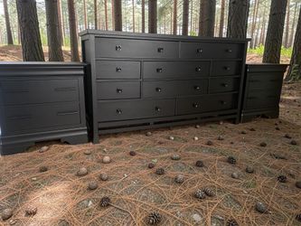 Large Broyhill Dresser & Nightstands 3pc Bedroom Set Solid Wood Black Satin New