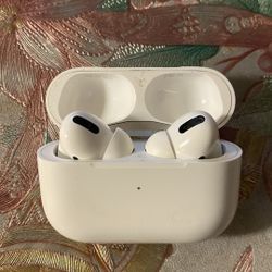 Apple AirPods Pro - 1st Gen 
