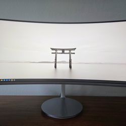 34 Inch Samsung Ultra Wide Curved QLED Monitor
