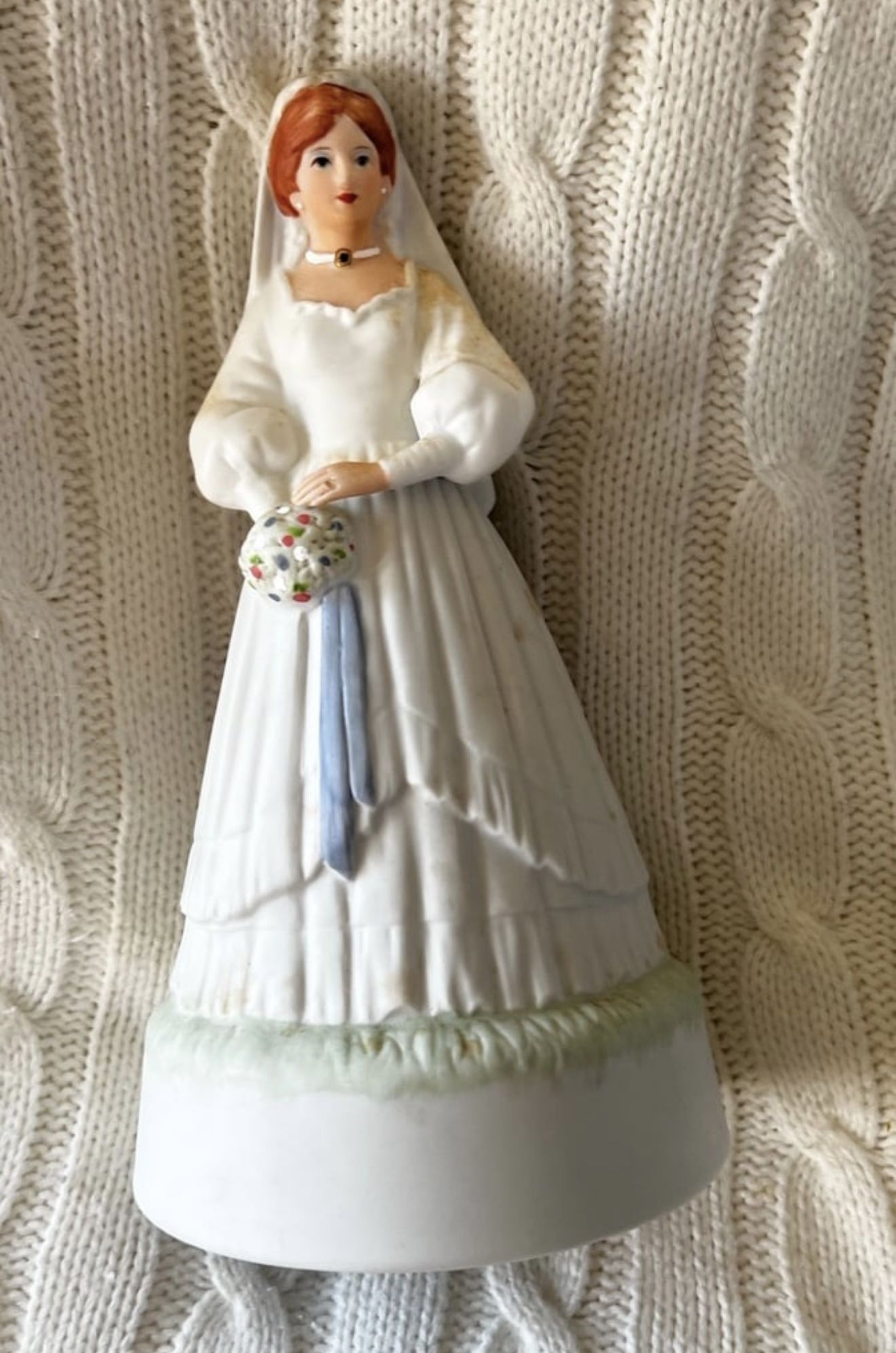 Music Box Figurine 1985 Us Gallery Of Art Mary Anne Porcelain Bride Girl