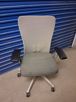 Haworth Zody Office Chair with Armrest