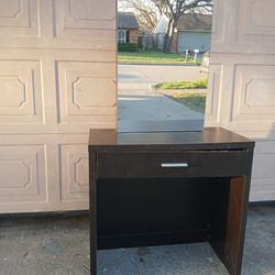 Vanity desk