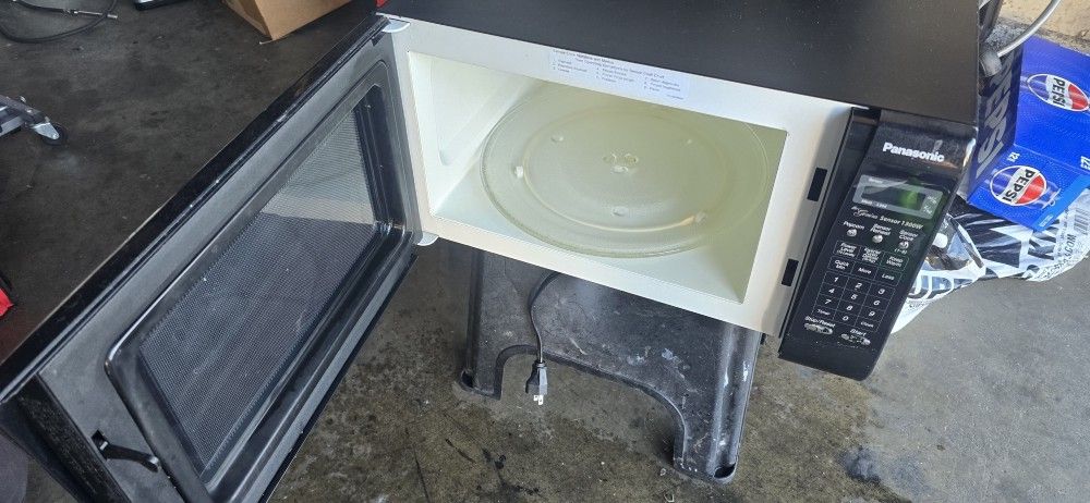 MICROWAVE. PANASONIC