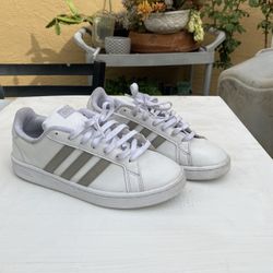 Tennis Shoes 