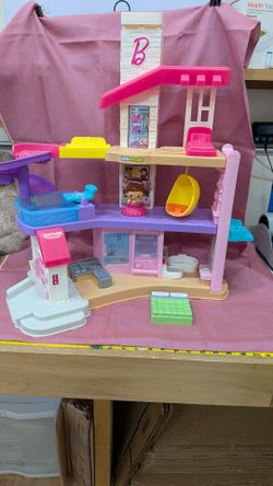 Fisher-Price Little people Barbie house.