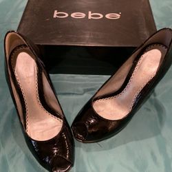  BEBE Patent Black Leather Size 7