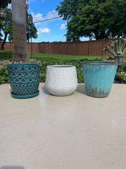 Set of 3 medium glazed ceramic planter pots