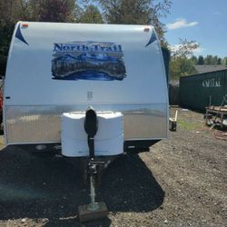 2012 North Trail 21FBS Camper