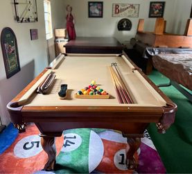 8ft Olhausen pool table (install included)