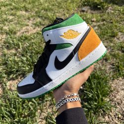 Jordan 1 Mid “Oakland” Size 8 Men