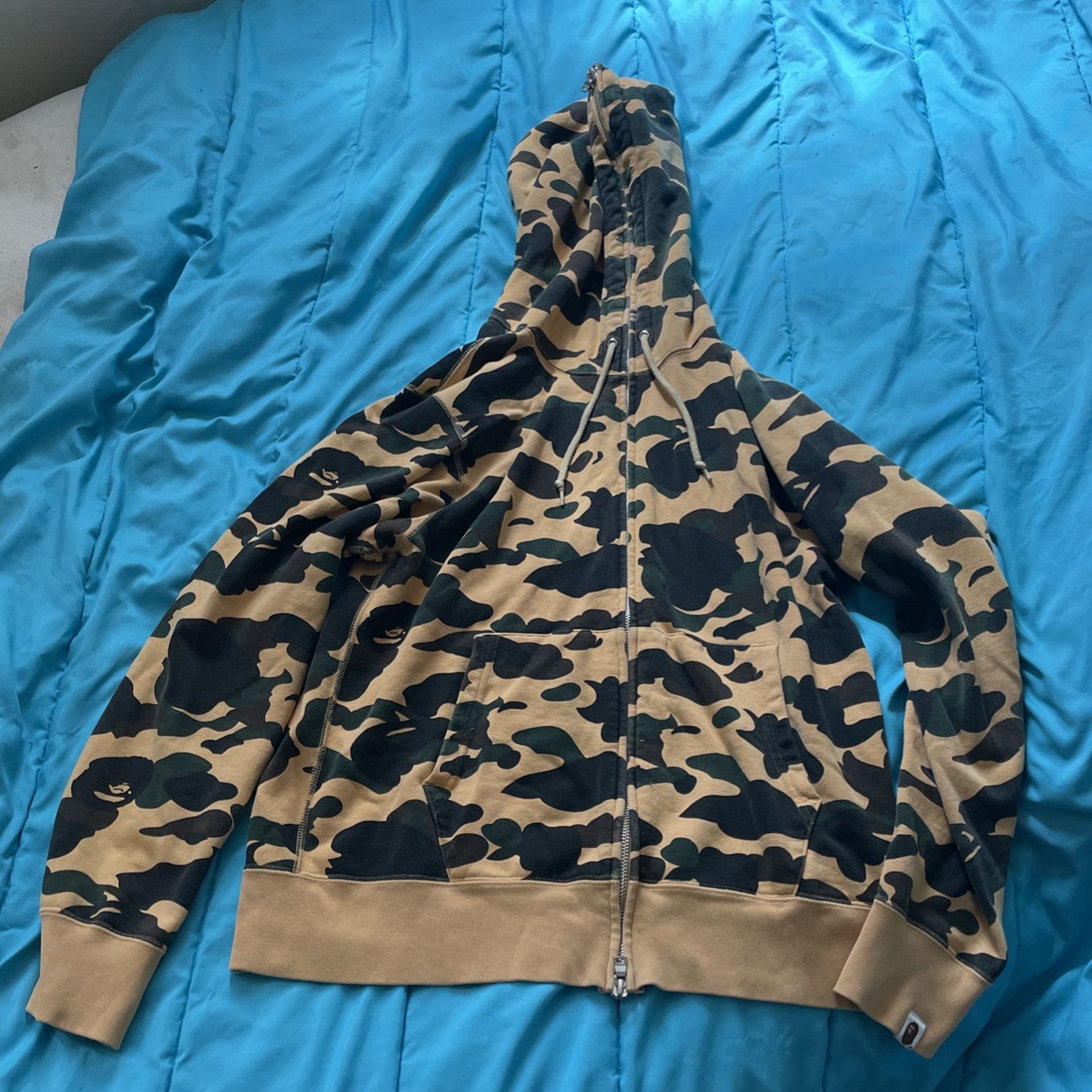 Bape Hoodie M