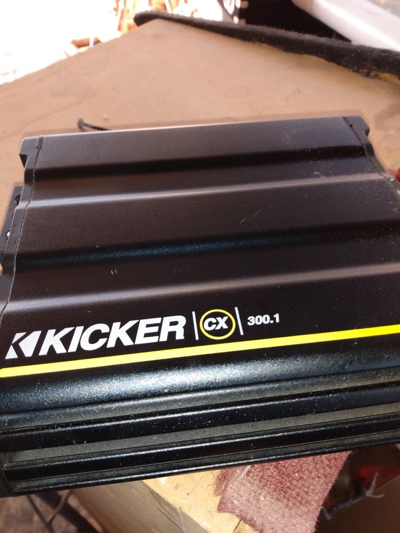 Kicker Cx 300.1