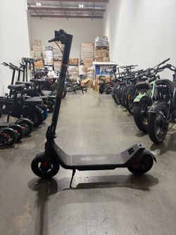 Phantom Electric Scooter Black Foldable