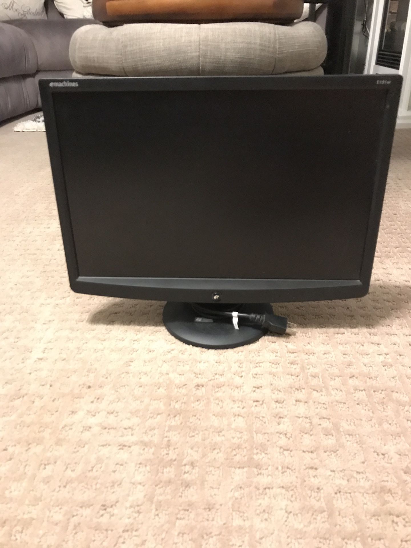 E-Machines 19 inch LCD Computer Monitor