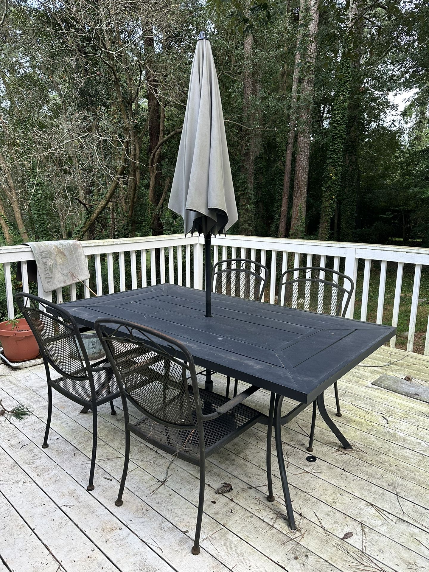Outdoor Patio Furniture With Umbrella