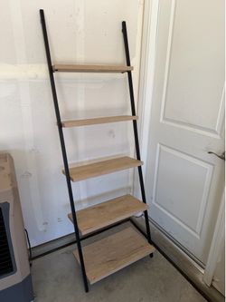 Leaning shelf/Decor Shelf