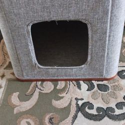 Cat House With Scratcher 