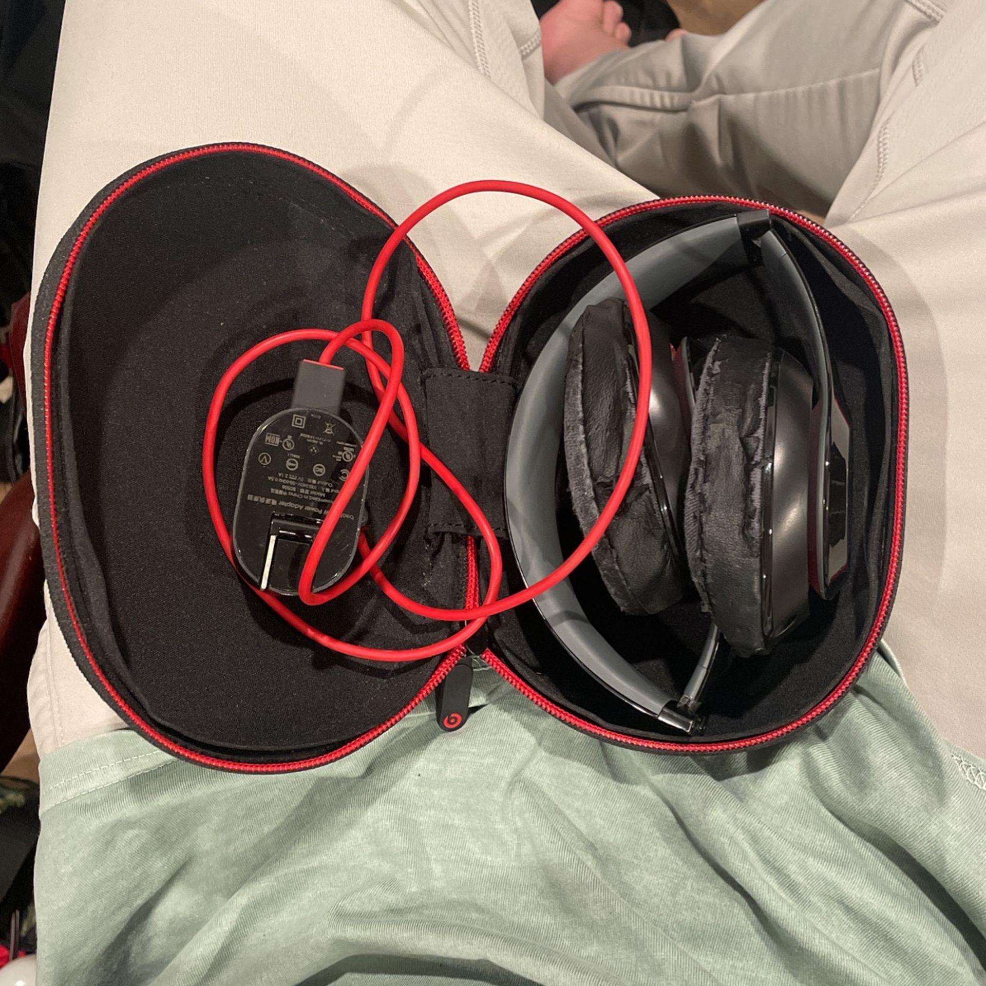 Studio Wireless Dre Beats W/Charger & Case