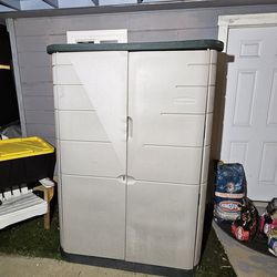 Rubbermaid Shed, Good condition, doors close nicely, not lockable, 3 shelves included