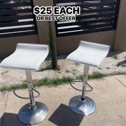 WHITE HEIGHT ADJUSTABLE FAUX LEATHER STOOL