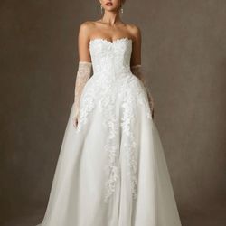 White Wedding dress size 0