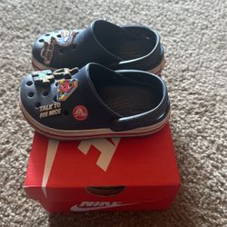 Toddler Crocs Size 8