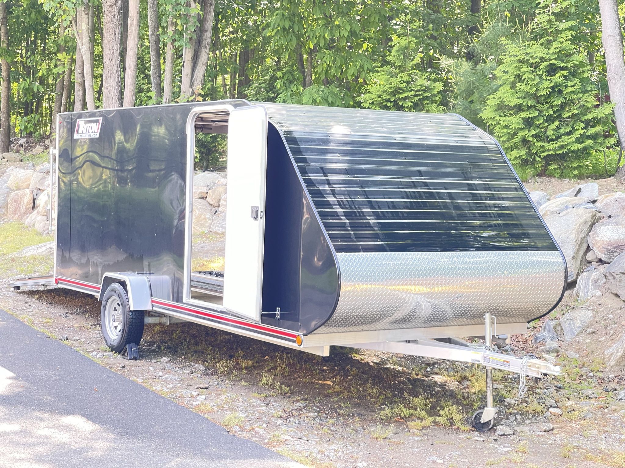 Triton Trailer