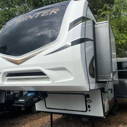 I'm selling a beautiful, very luxurious RV