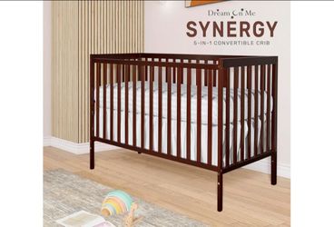Dream On Me Synergy 5-In-1 Convertible Crib In Espresso, JPMA & Greenguard Gold Certified, Constructed out of solid New Zealand Pine Wood, Features 3 