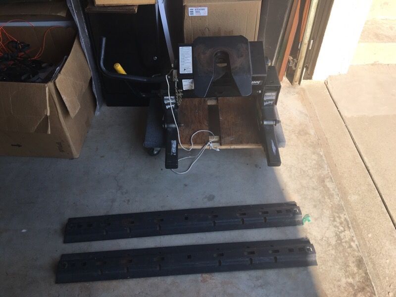 Valley Hitch Slider short bed 7054 16,000 max gross weight Fifth wheel hitch