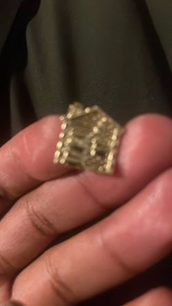 10k gold trap house earring (only one no back)
