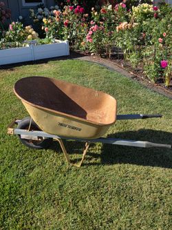 True Temper wheelbarrow