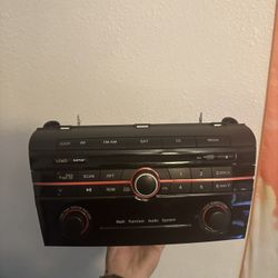 2009 Mazda 3 hatch head unit and clock