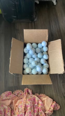 75 White golf balls