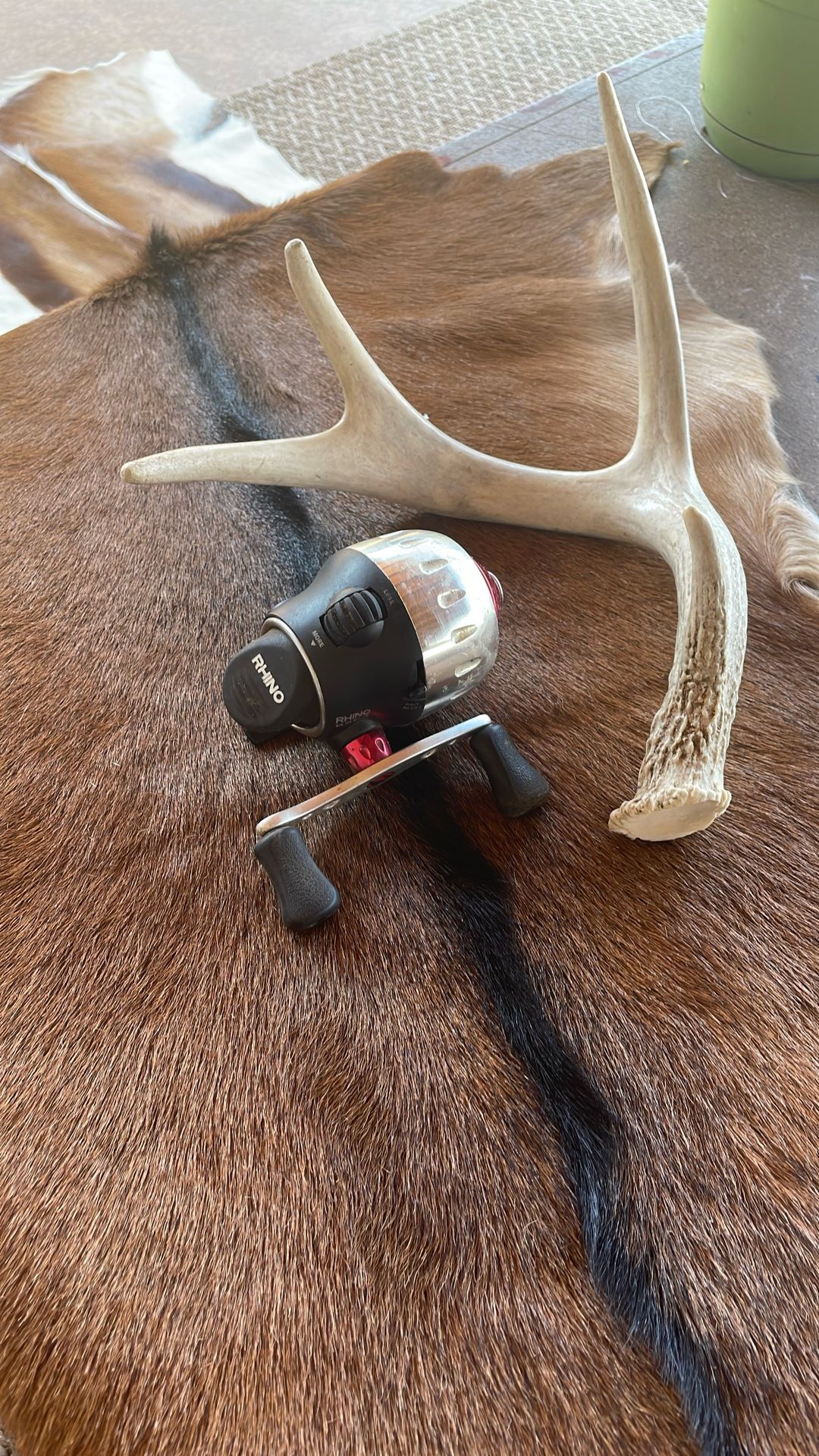 Rhino Spinning Reel Vintage