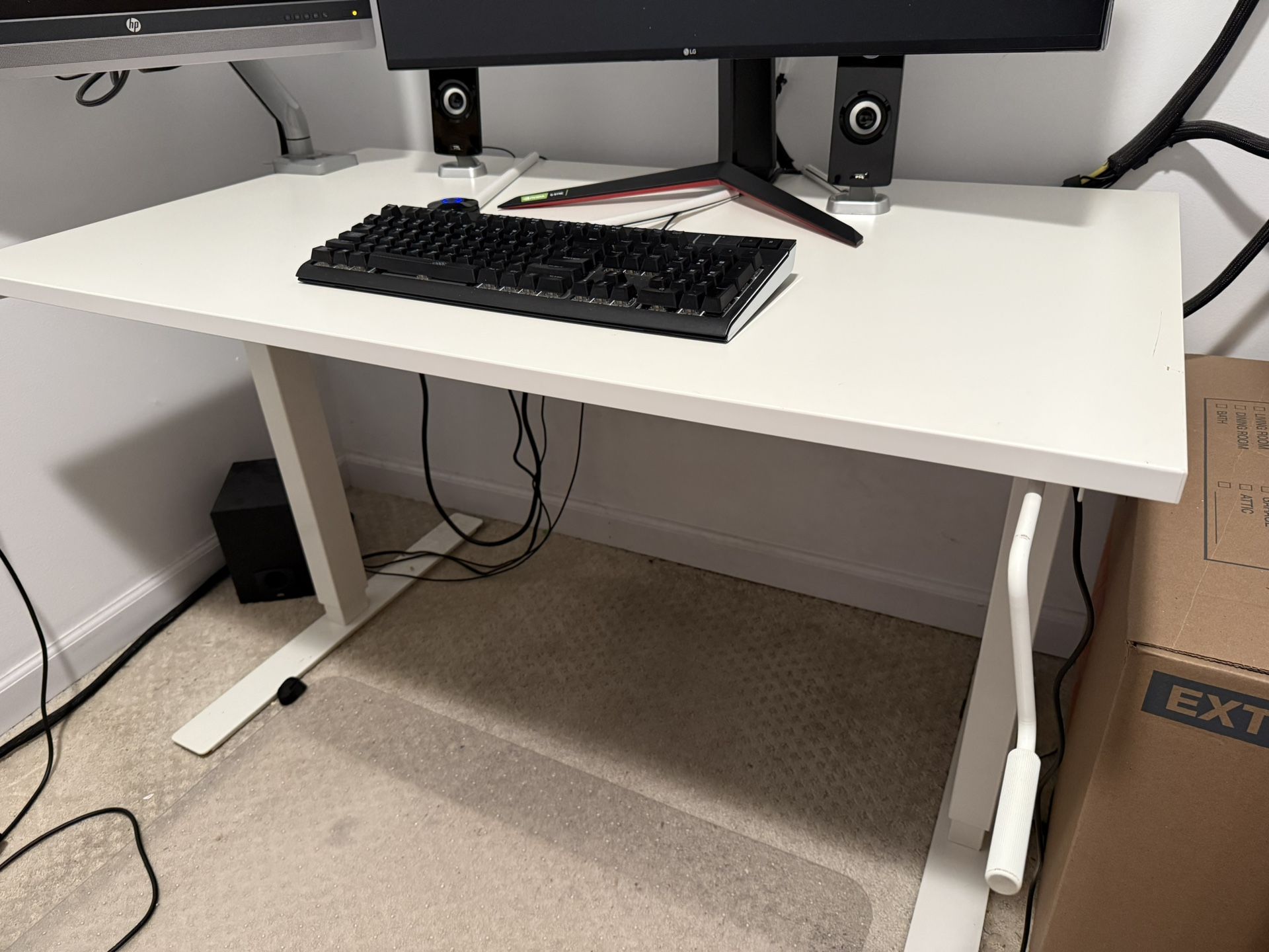 IKEA TROTTEN Manual Sit/Stand Desk – White – 47”x27”