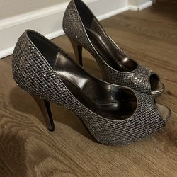 Size 7 Lulu Townsend Pumps