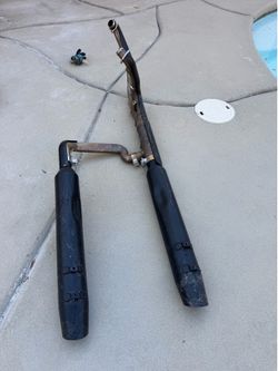 2022 Harley touring dual exhaust and stock front wheel