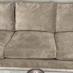 BERNHARDT Couch