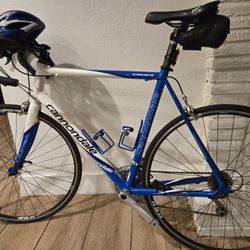 Road Bike  - Cannondale 