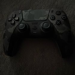 PlayStation 5 DualSense Controller (Gray Camouflage)