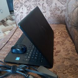 Laptop HP-15-bs212wm- Bu-ena Para Estudi-antes-Good For Stud-ents.