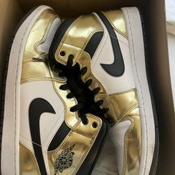Air Jordan 1 Gold Size 12