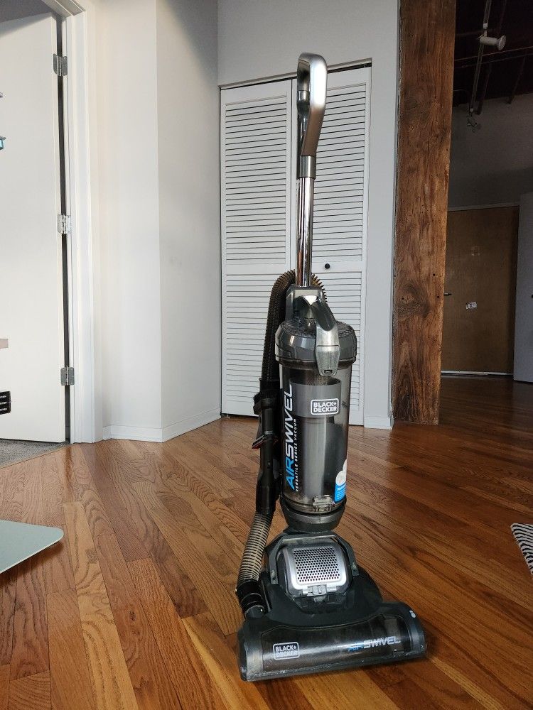 Black & Decker Air Swivel Vacuum